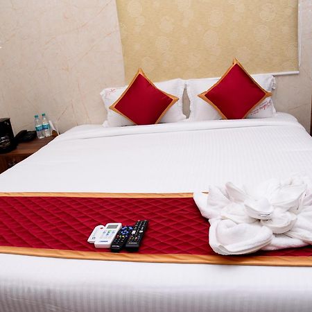 Sri Vishnu Residency Hotel Sriperumbudur Екстериор снимка