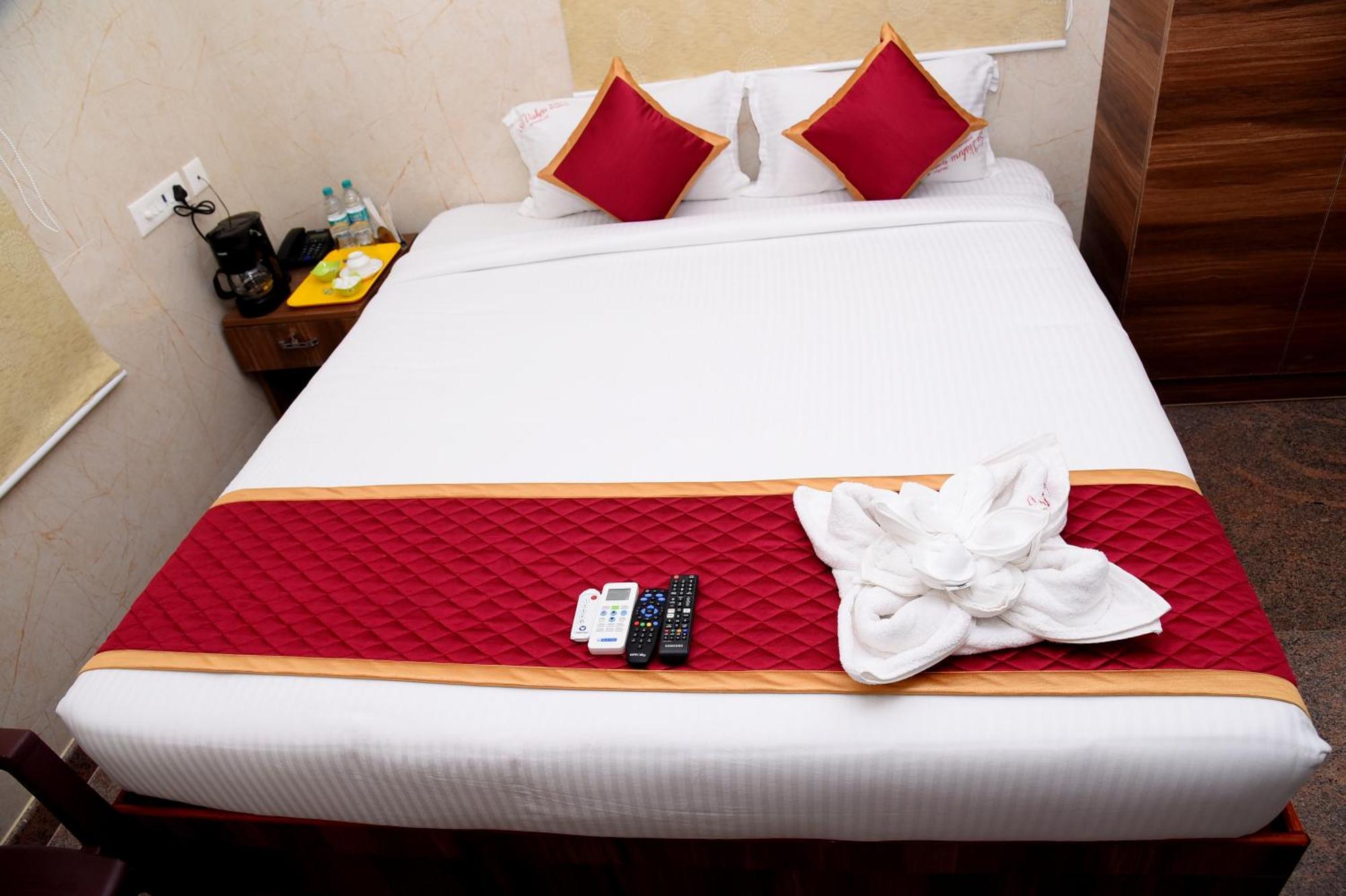 Sri Vishnu Residency Hotel Sriperumbudur Екстериор снимка